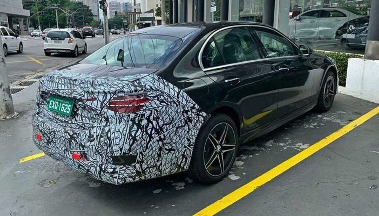 Thumbnail Flagra Novo Mercedes Classe C (2)