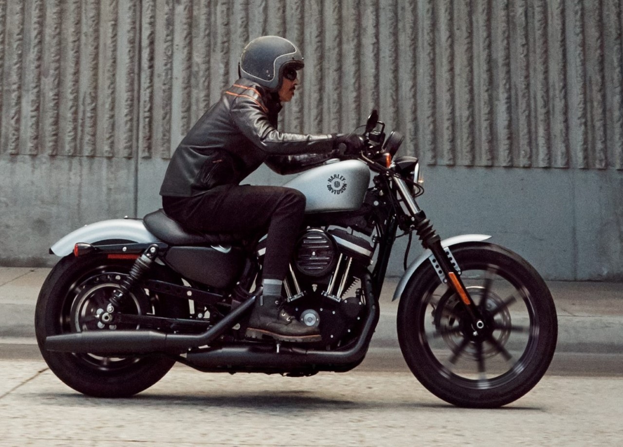 Thumbnail 2. Harley Davidson Sportster Iron 883