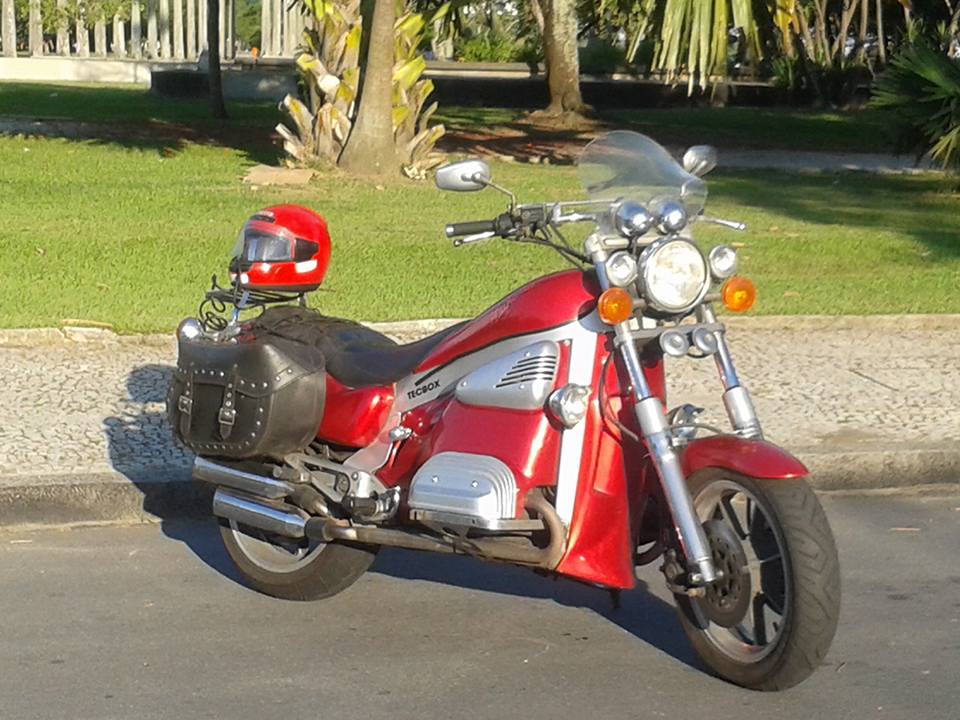 9. Motocicleta Kahena