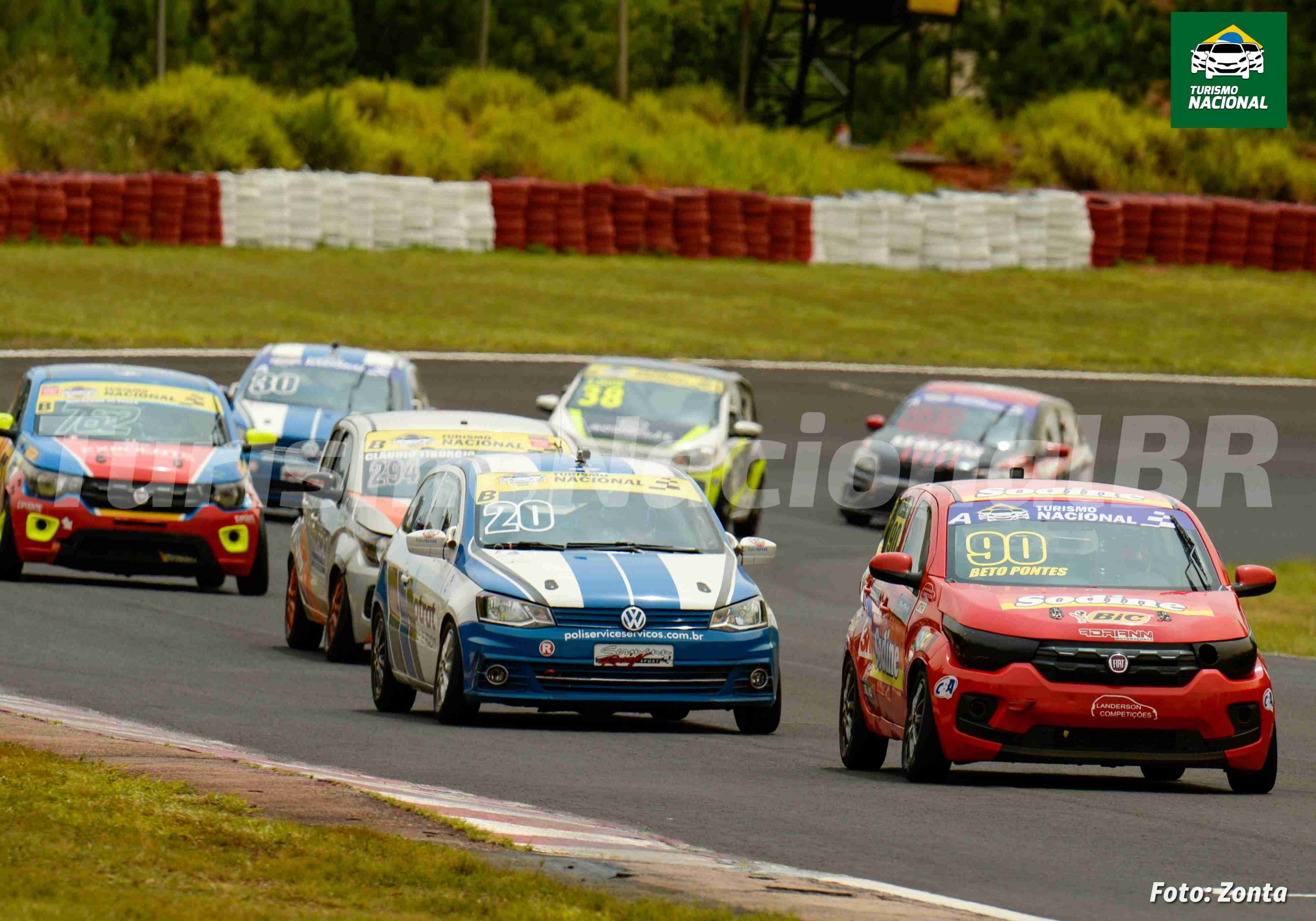 Veja os carros da categoria Turismo Nacional