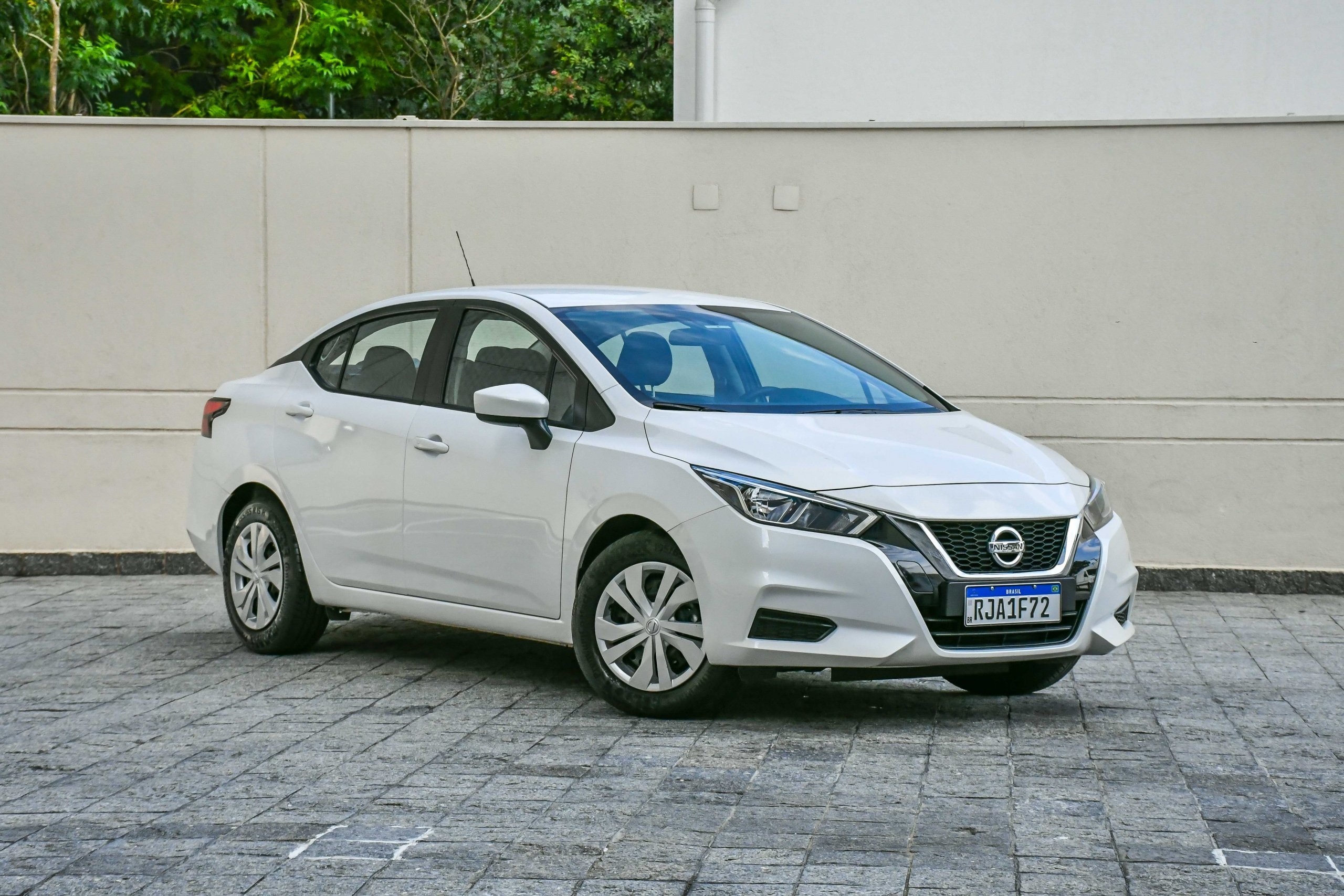 Nissan Versa Sense 7557