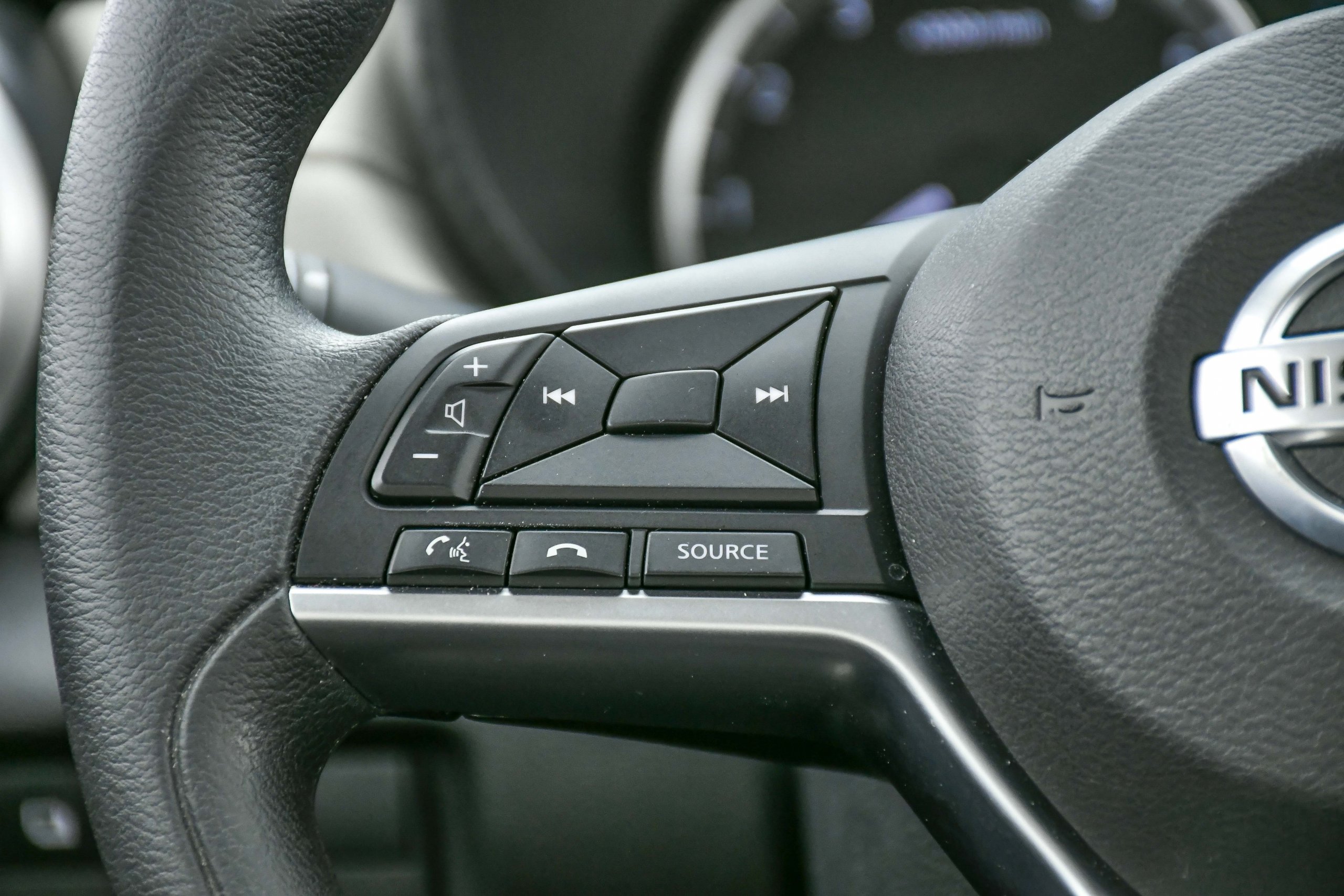 Nissan Versa Sense 7620