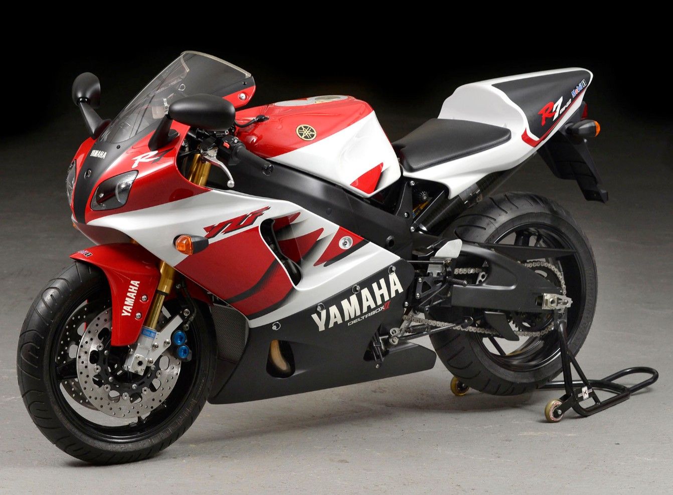 196ce7a8679990243c684219e89d1b9a