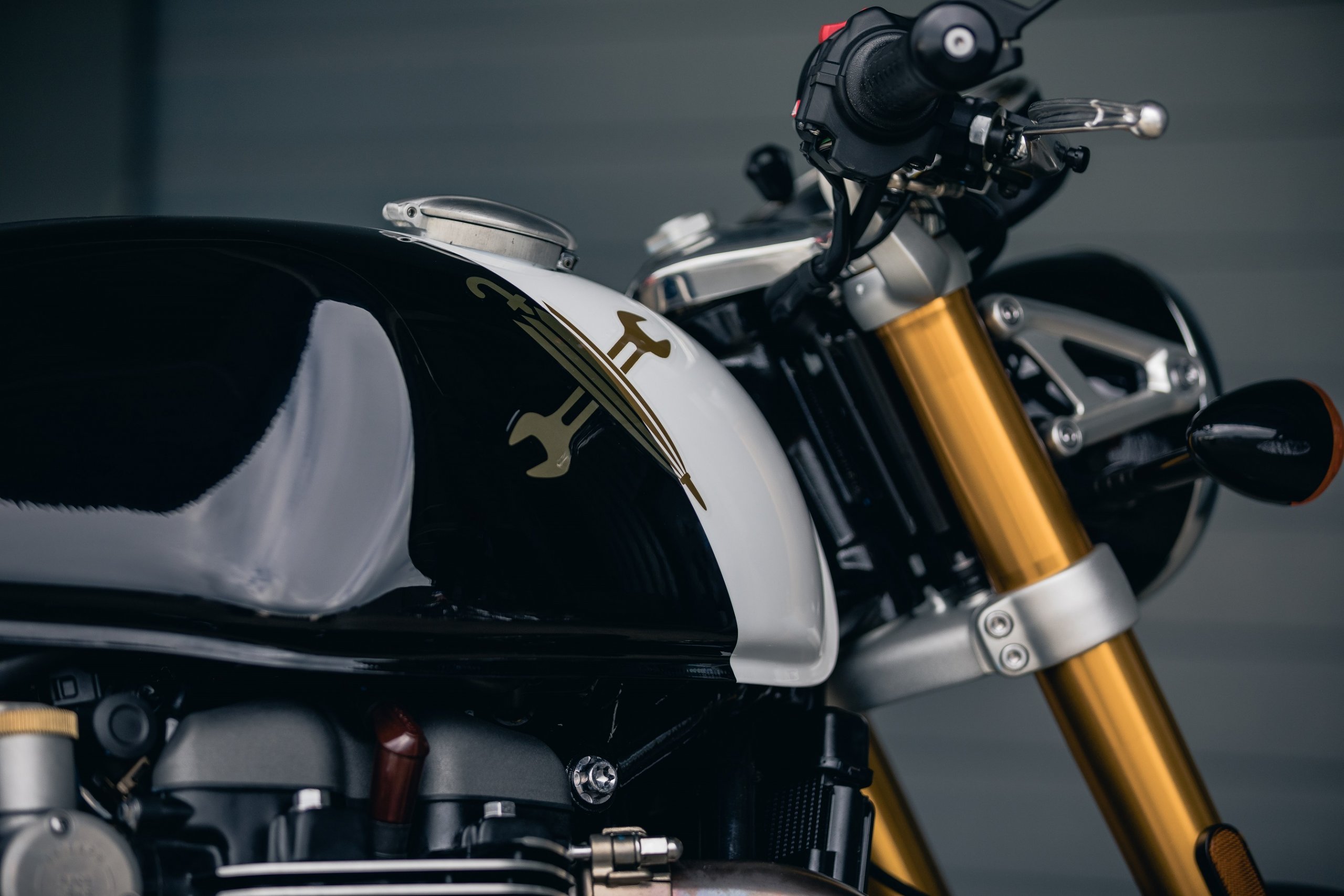 Dgrxtriumph Thruxtonrs 5