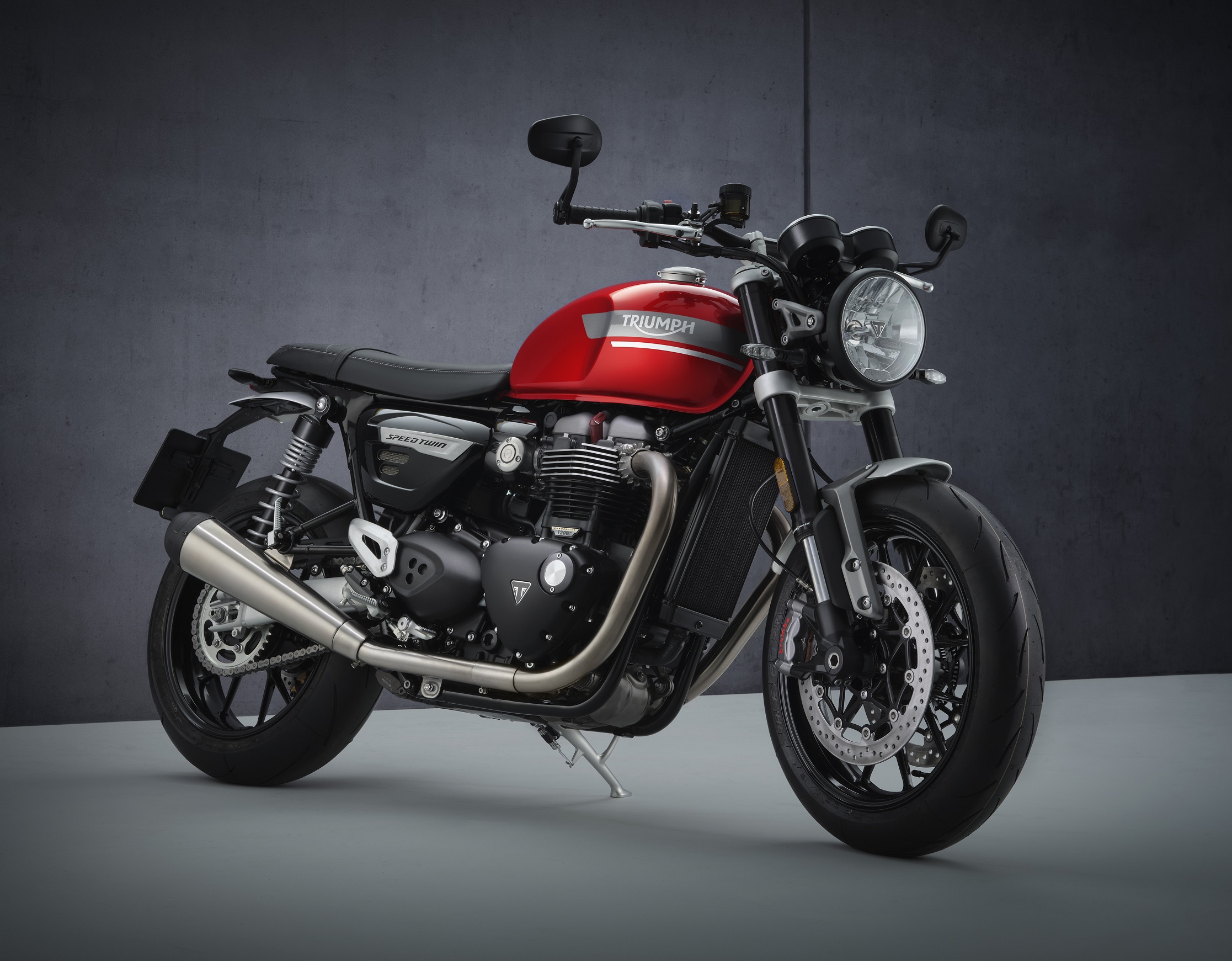 Triumph 2021 Speed Twin Hero 02