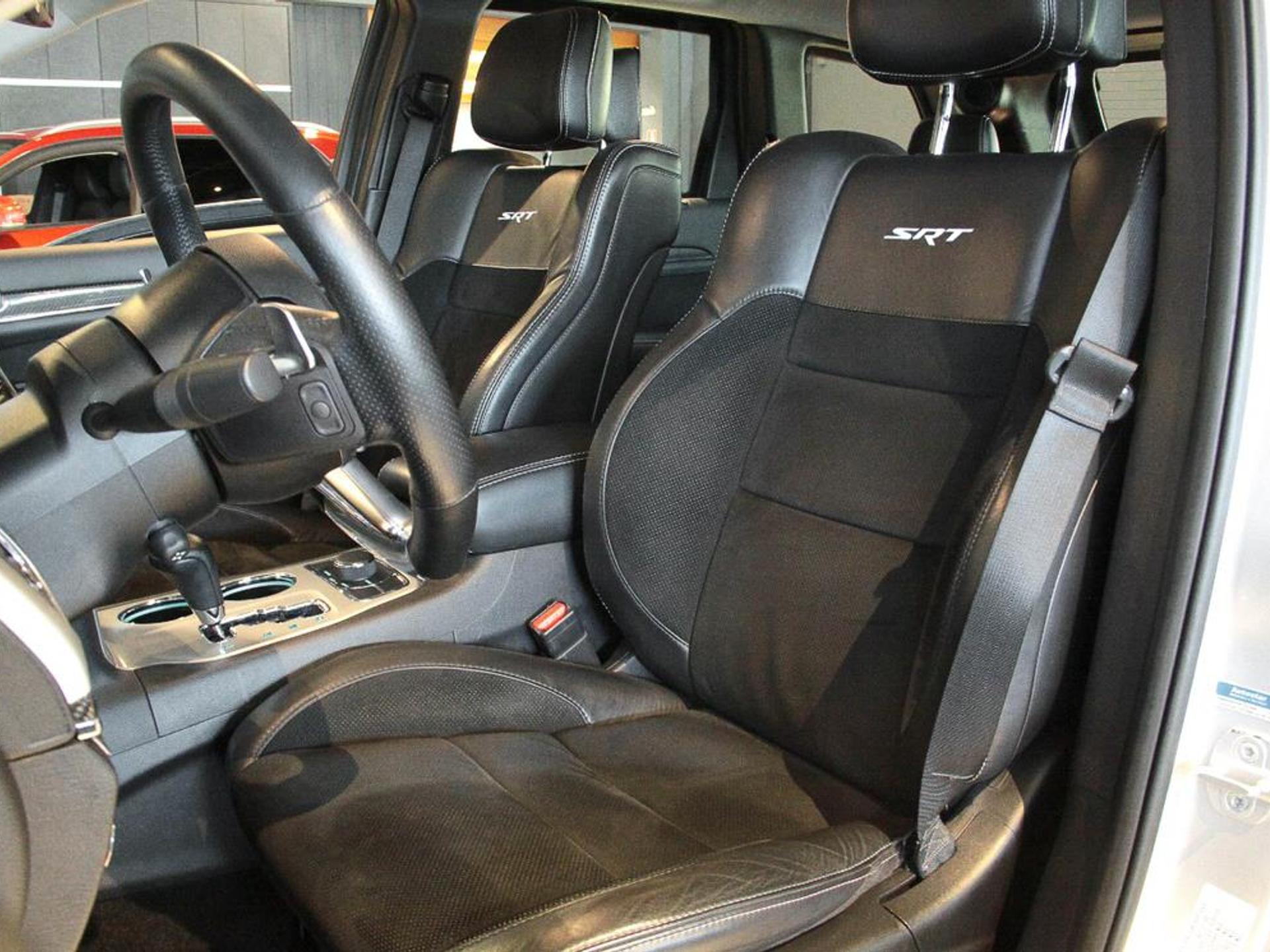 Jeep Grand Cherokee 6.4 Srt V8 32v Gasolina 4p Automatico Wmimagem15382389584