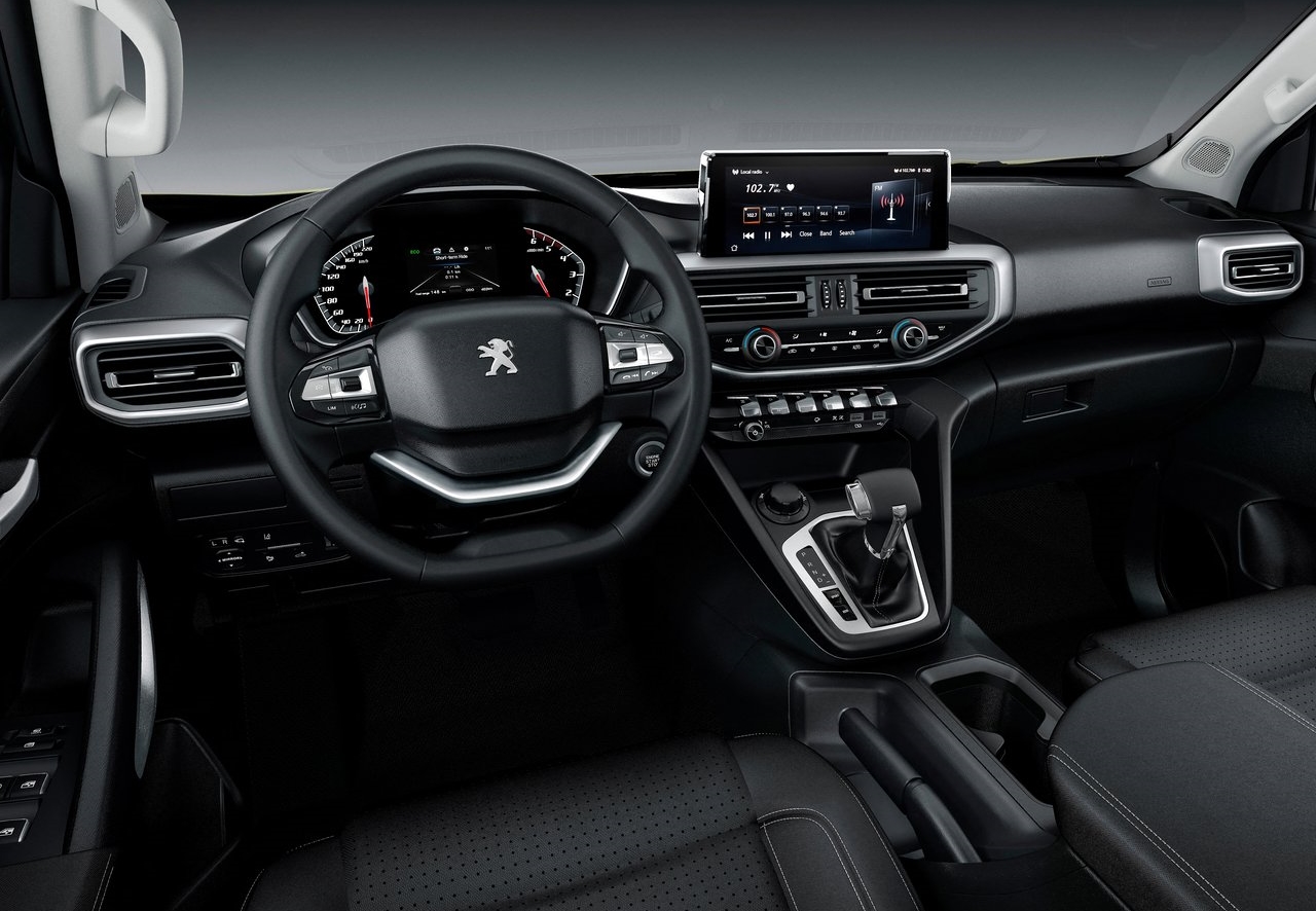 Interior da picape segue o estilo dos carros da Peugeot