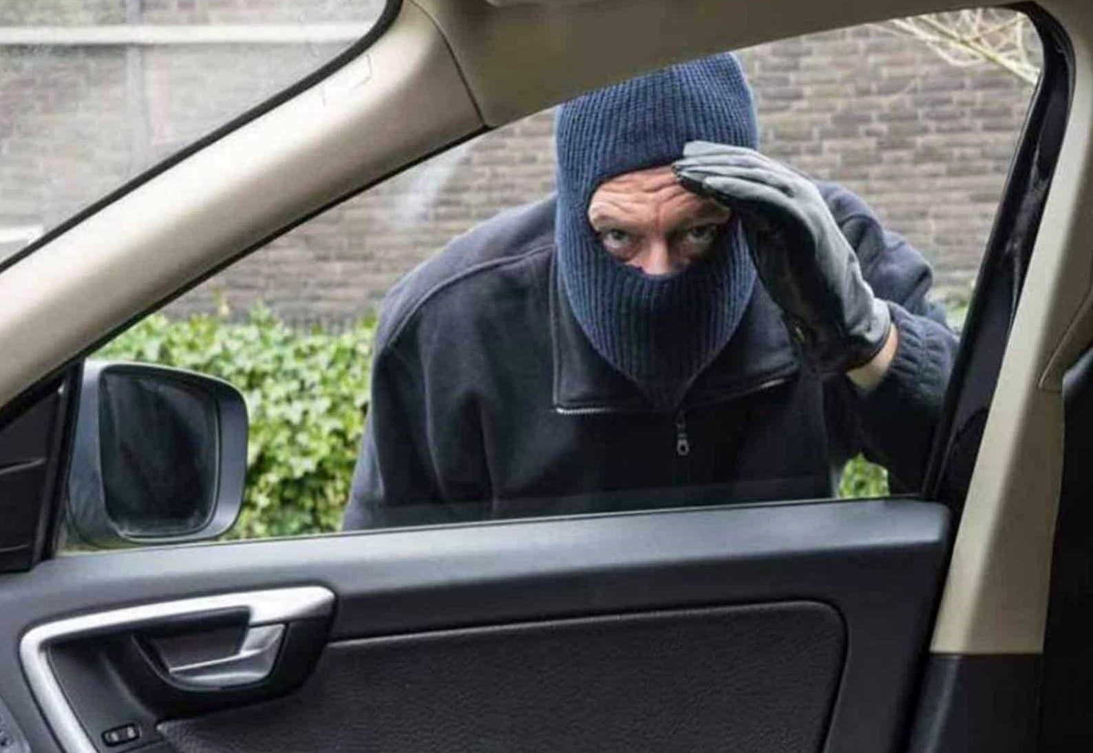 Objetos de valor no interior do veículo chamam a atenção de ladrões