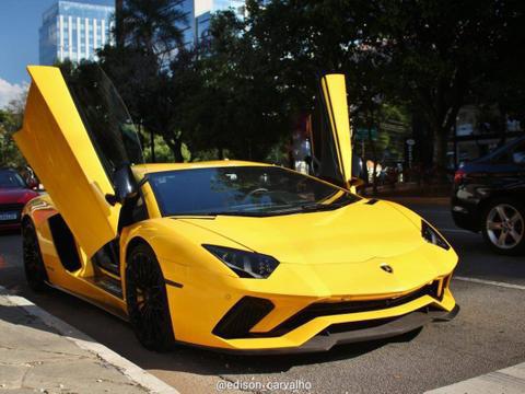 Lamborghini Aventador