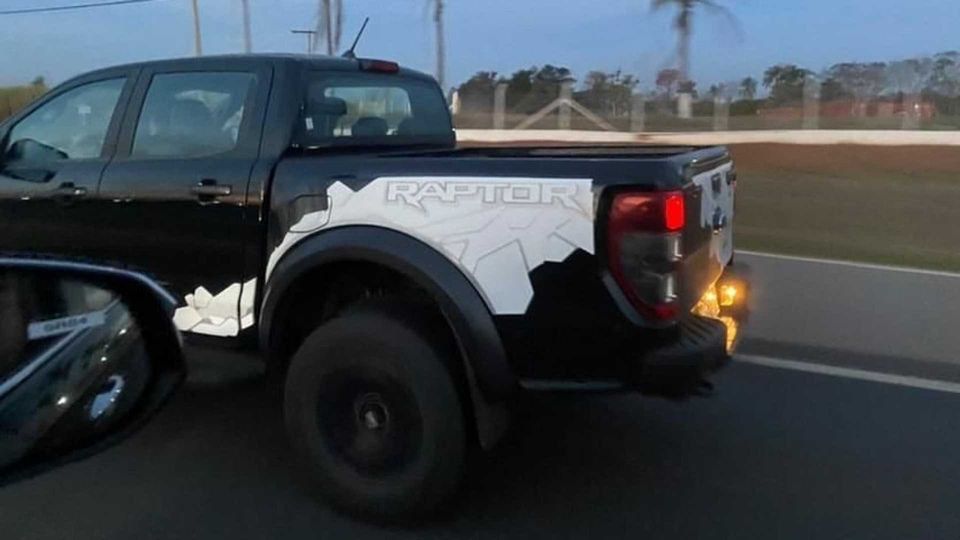 Flagra Ranger Raptor (1)