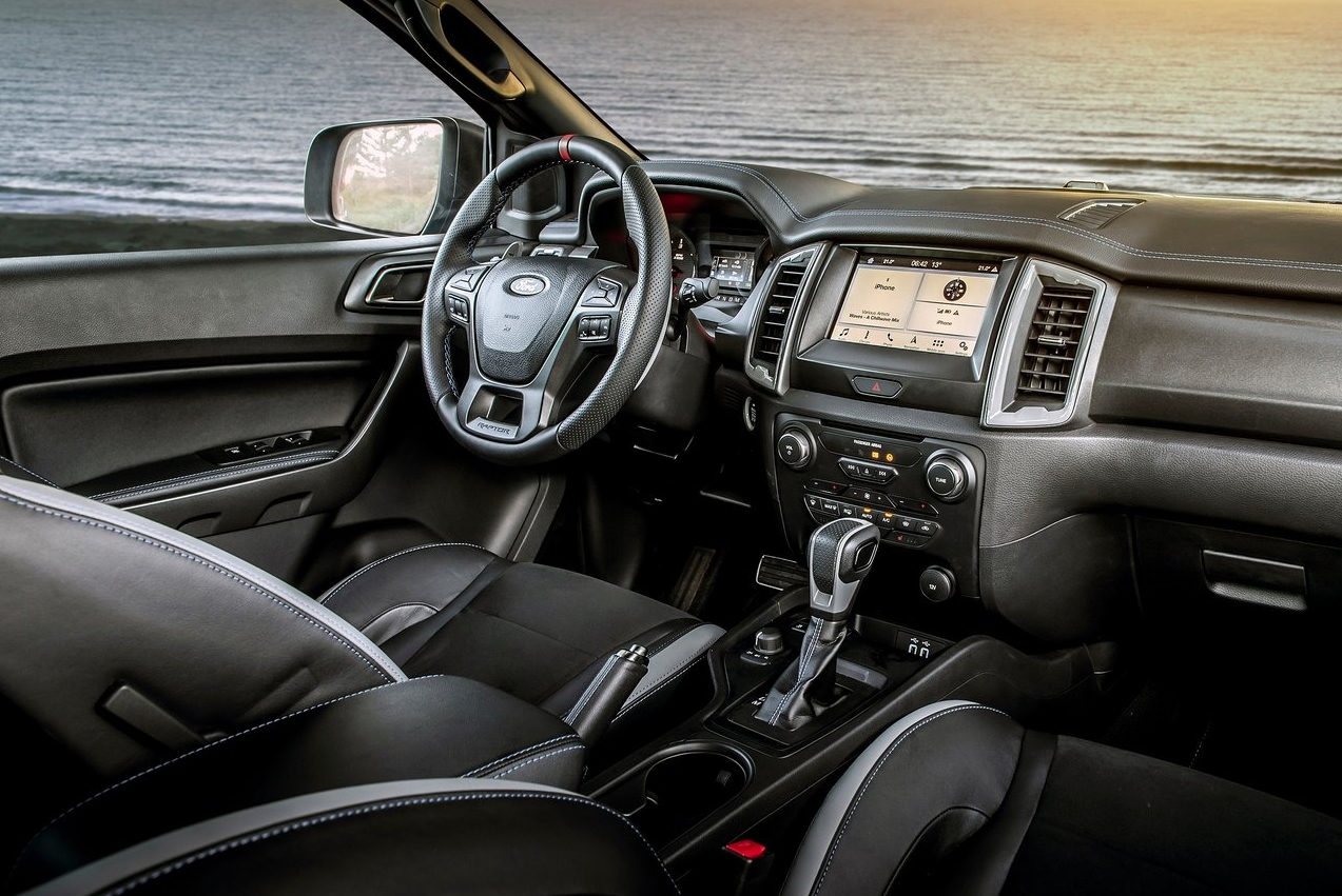 Ford Ranger Raptor é flagrada em testes no Brasil