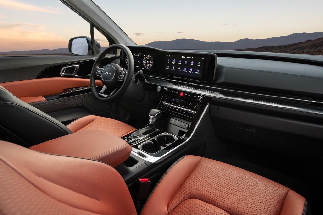  O carro tem excelente espaço interno e o acabamento é de primeira qualidade