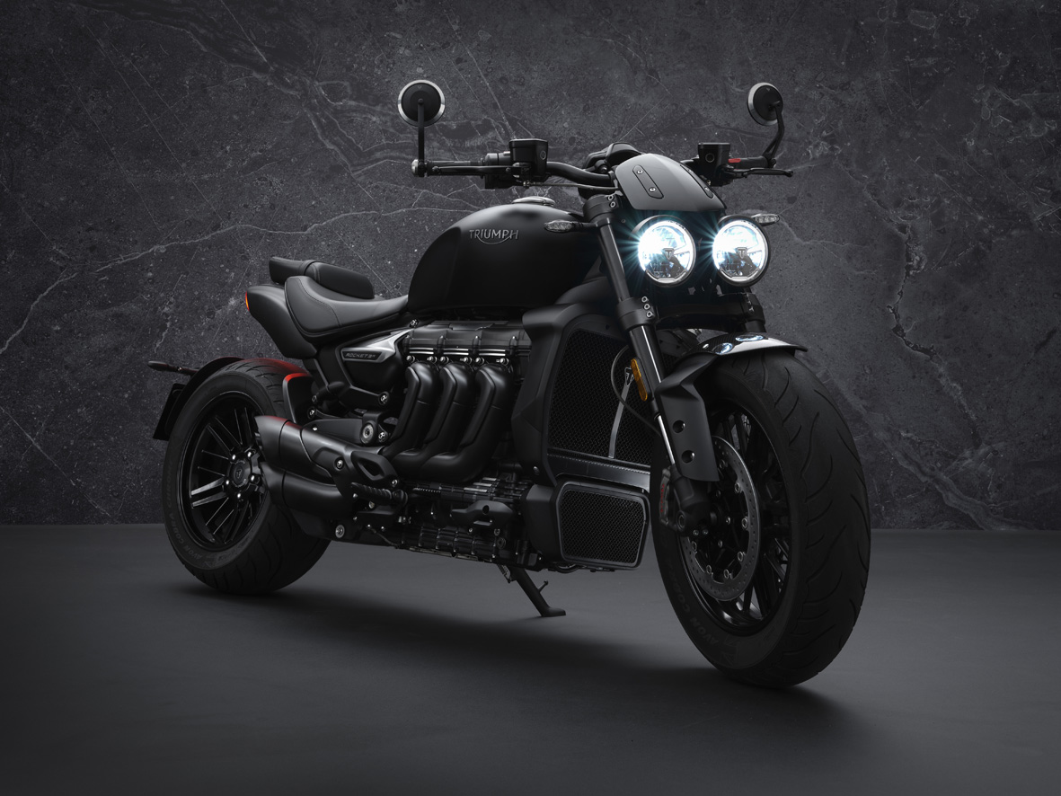 Triumph Rocket 3r Black (2)