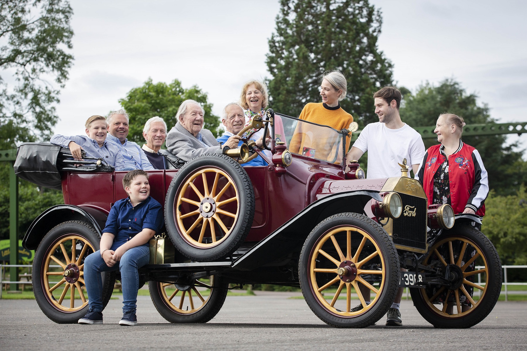 L R Felix Baggott (15), Adam Baggott, Jonathan Baggott, Harold Baggott (101), David Baggott, Penny Baggott, Nicola Baggott, Sam Gooch, Caroline Holmes. Front Charlie Baggott (12)