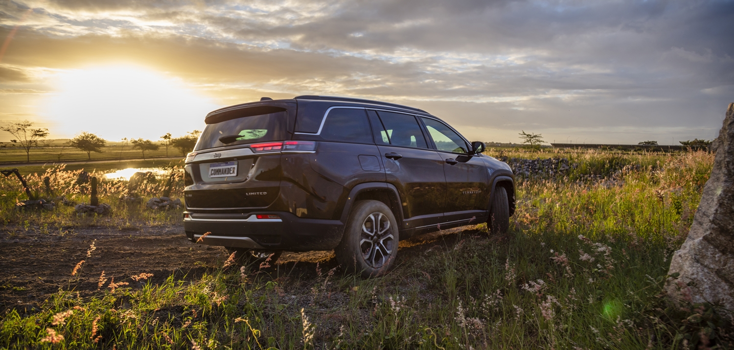 Jeep Commander Limited Td4x4 0009