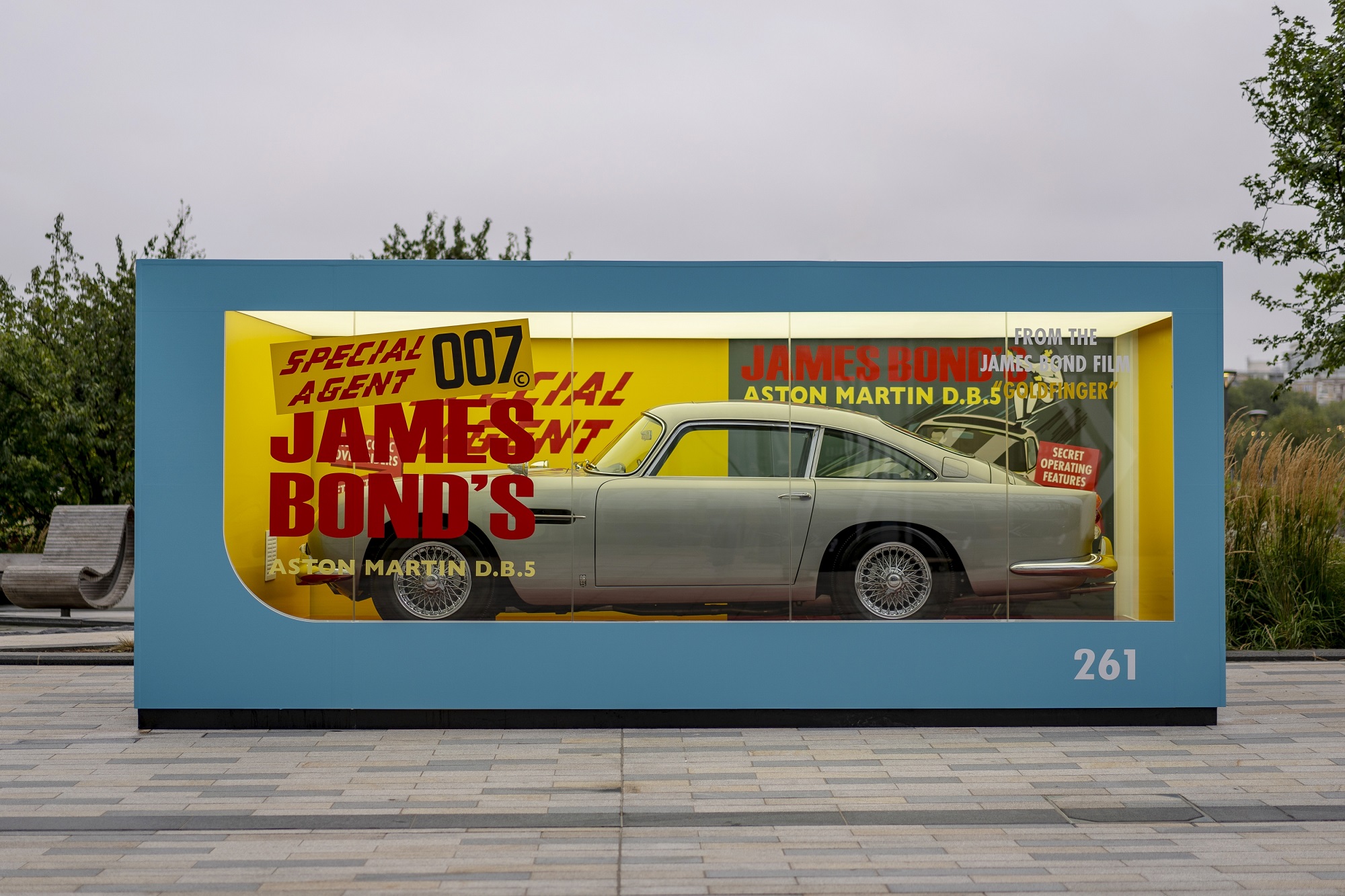 Aston Martin Dbs Clássico De James Bond Em, Ação Publicitária Do Filme 007 Sem Tempo Para Morrer (1)
