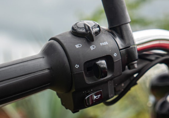 9. Royal Enfield Classic 350 Lançamento Botão