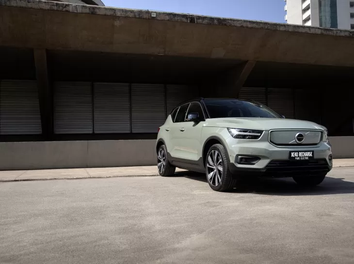 Volvo agora só vende XC40 100% elétrico no Brasil