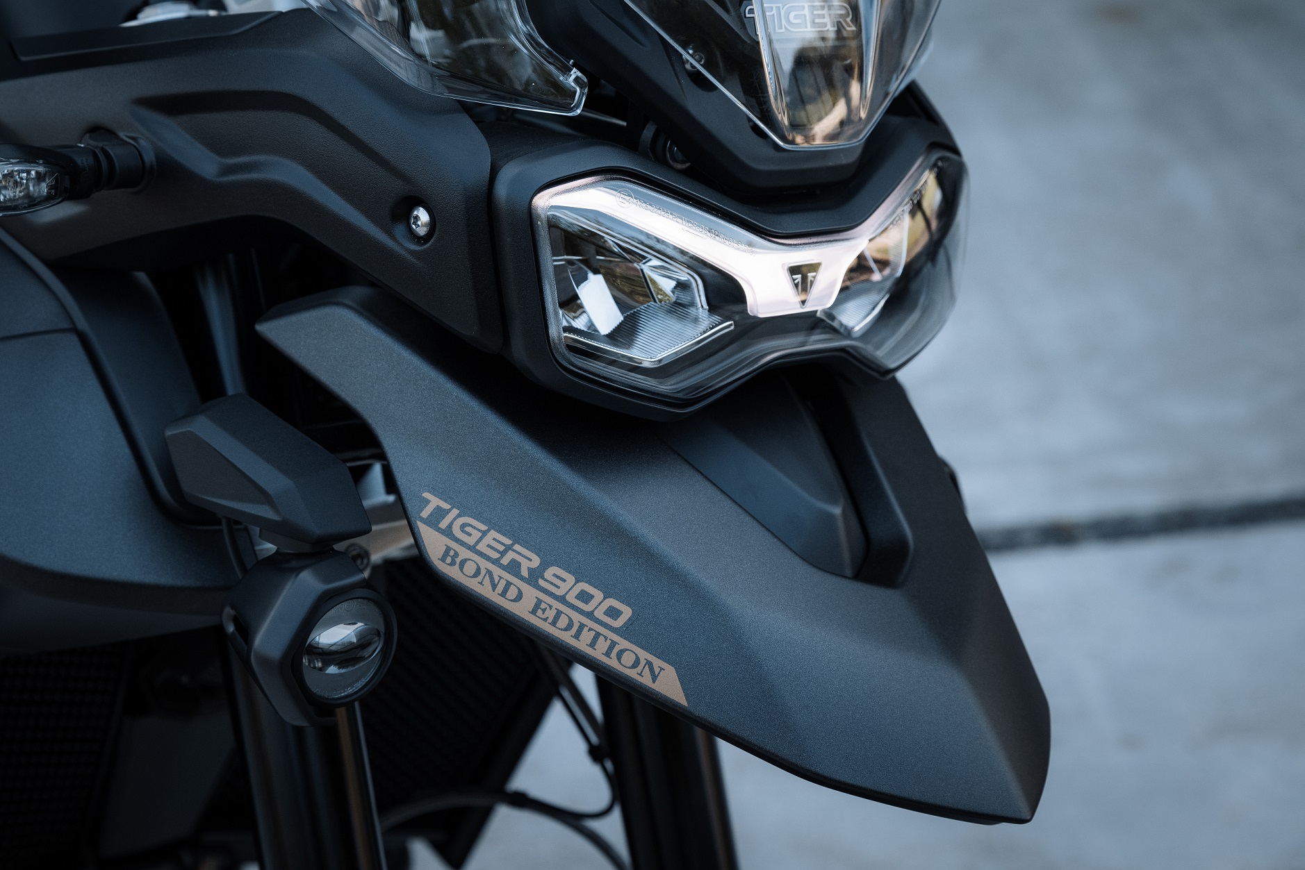 Triumph Tiger 900 Bond Edition 1
