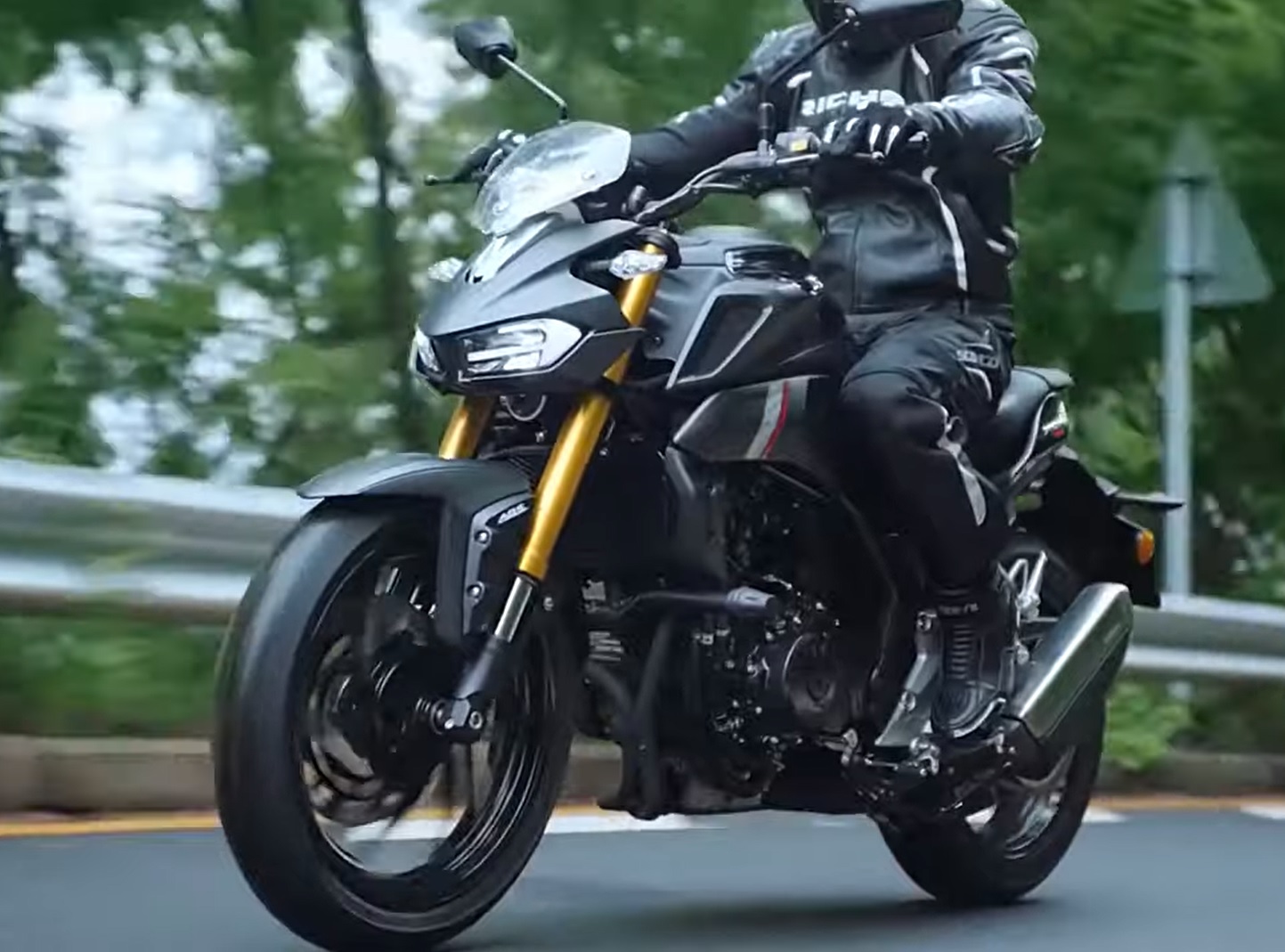Haojue XCR 300: confira o vídeo da moto em ação