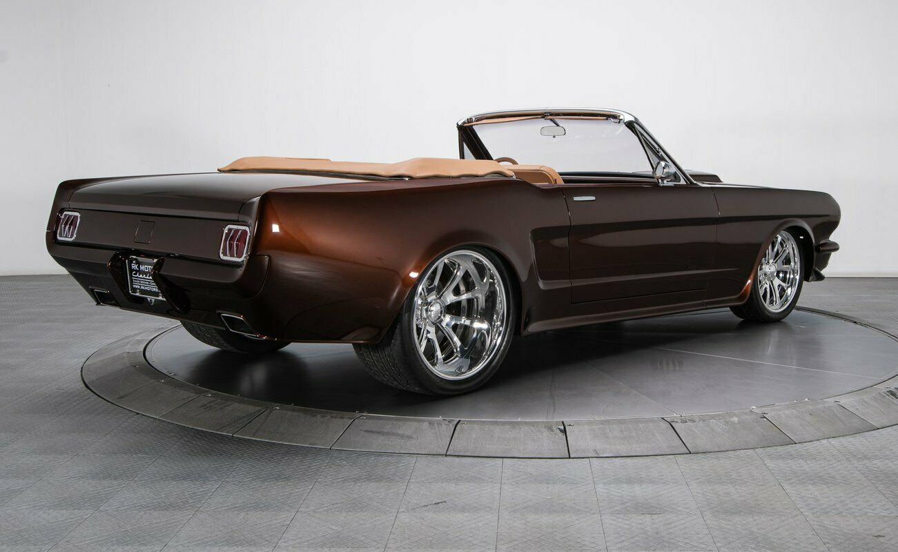 Ford Mustang Convertible 2