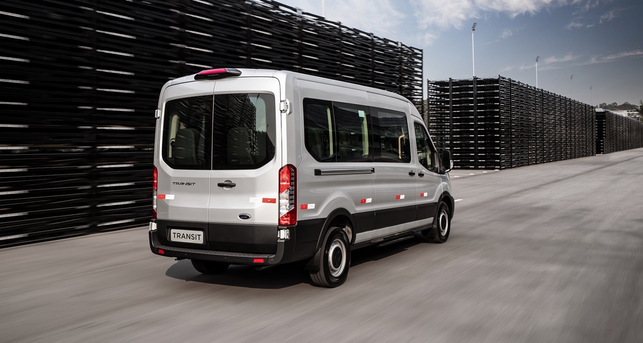 Fordtransitminibus 4