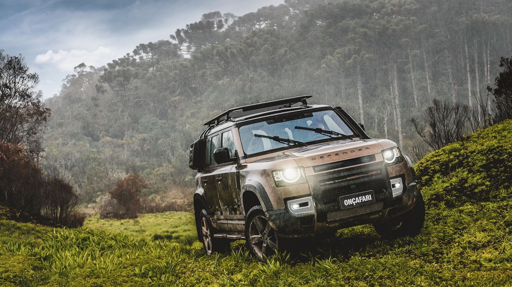 Land Rover Defender 110 Onçafari 2022 Visão Frontal E Parcial Lateral (28)