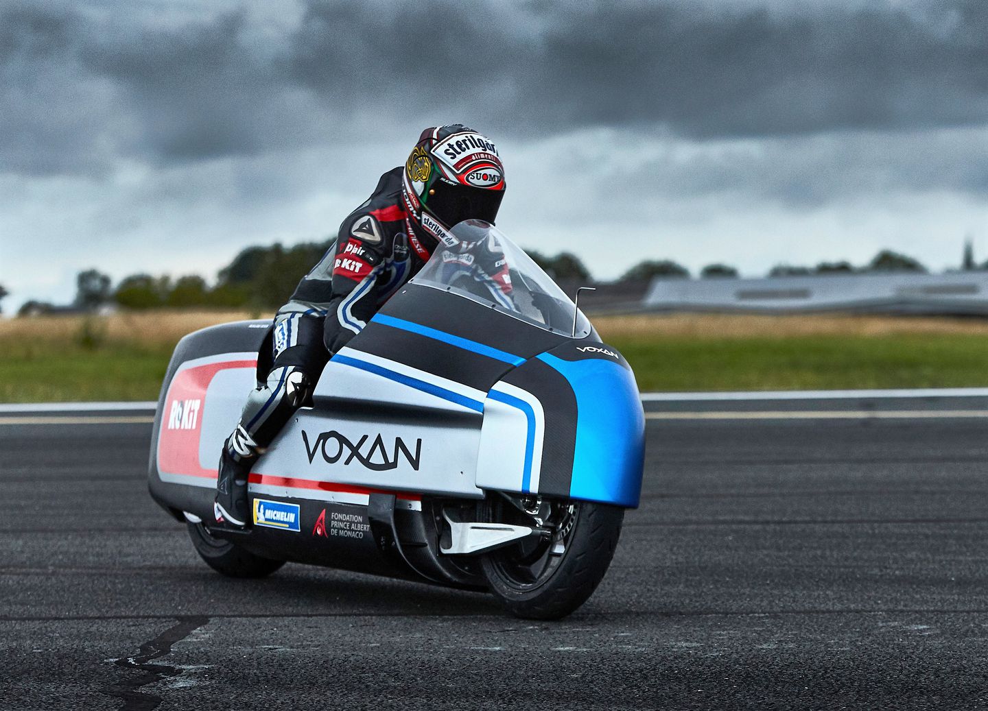 moto elétrica bate recorde com Max Biaggi