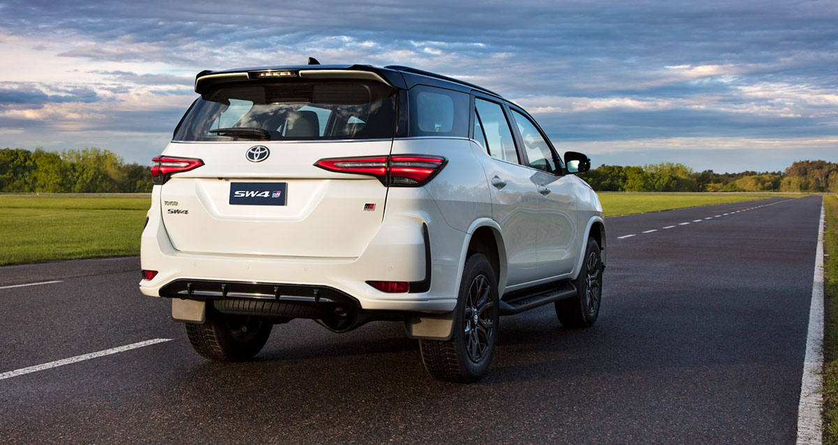 Toyota SW4 GR-S
