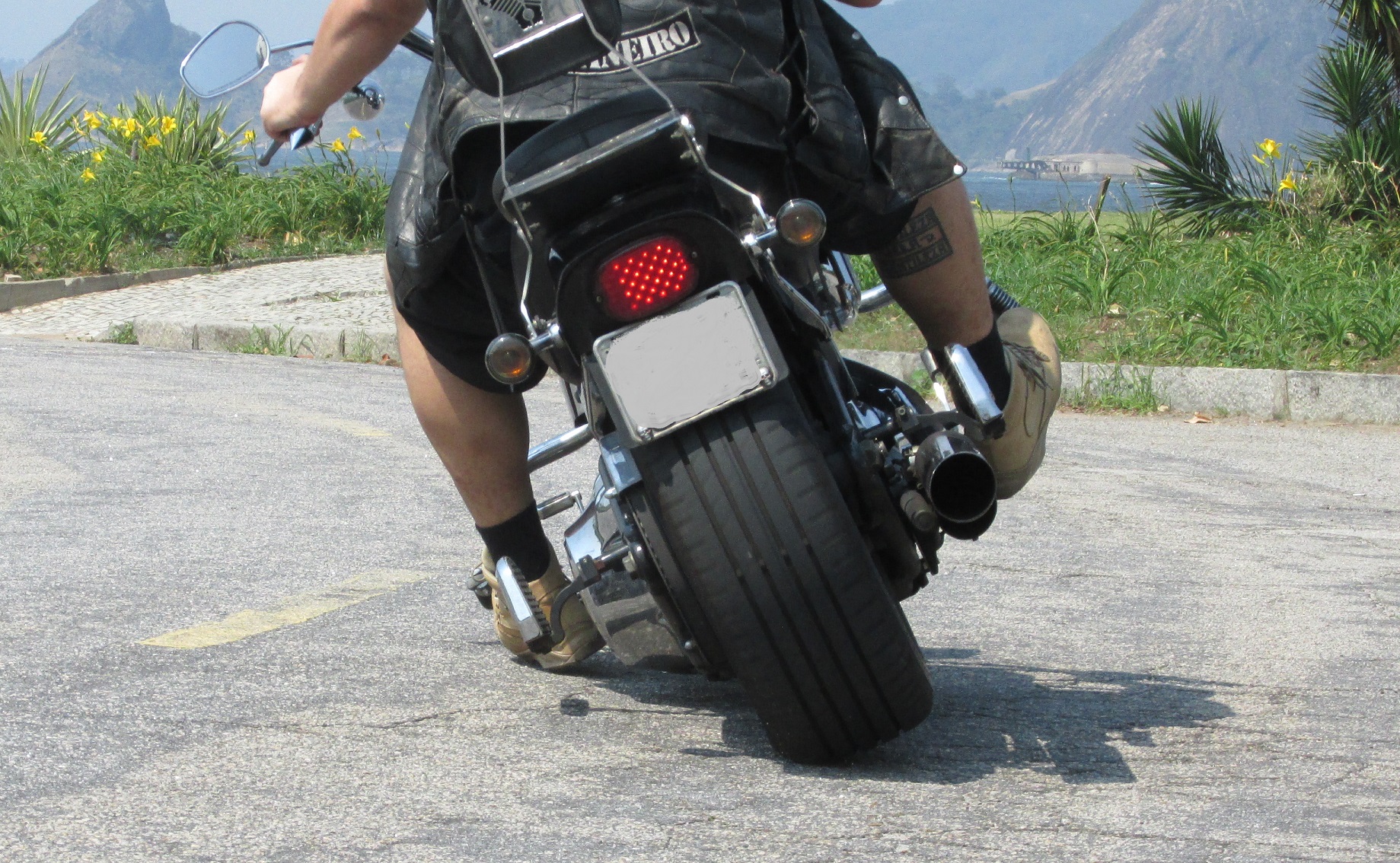 9. Pneu De Carro Na Moto