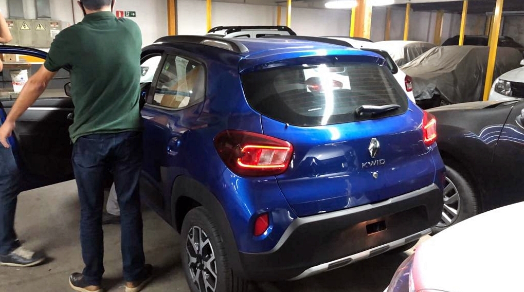 Kwid Outsider 2023 Traseira