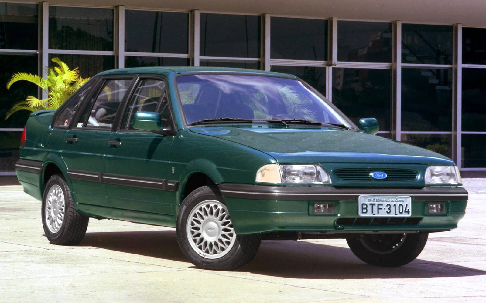 Ford Versailles