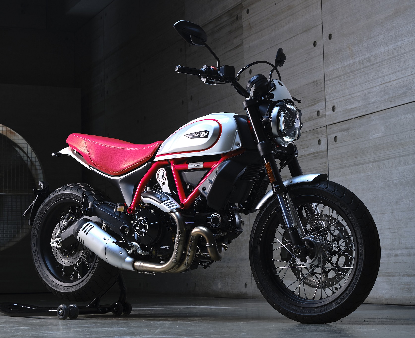 08 Scrambler Ducati Unica Uc360090 Mid