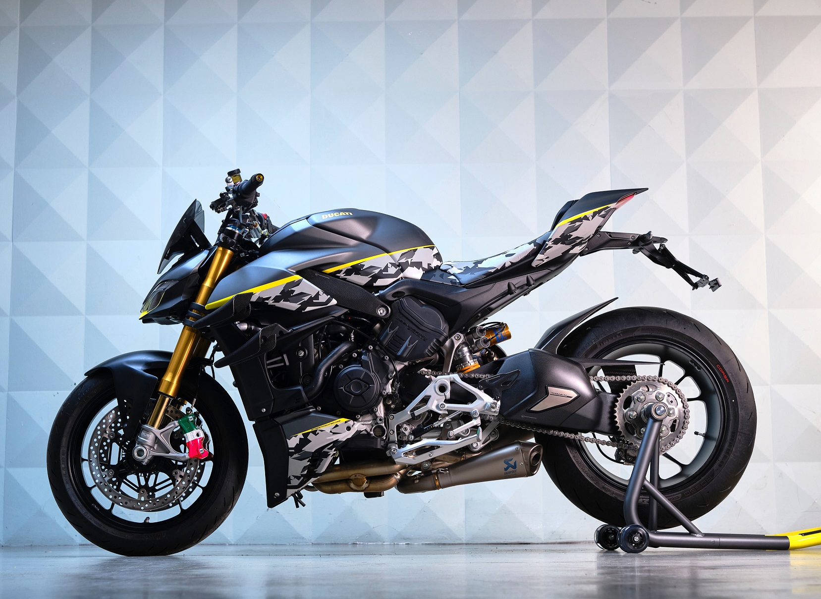 02 Ducati Unica Cut Uc360089 Mid