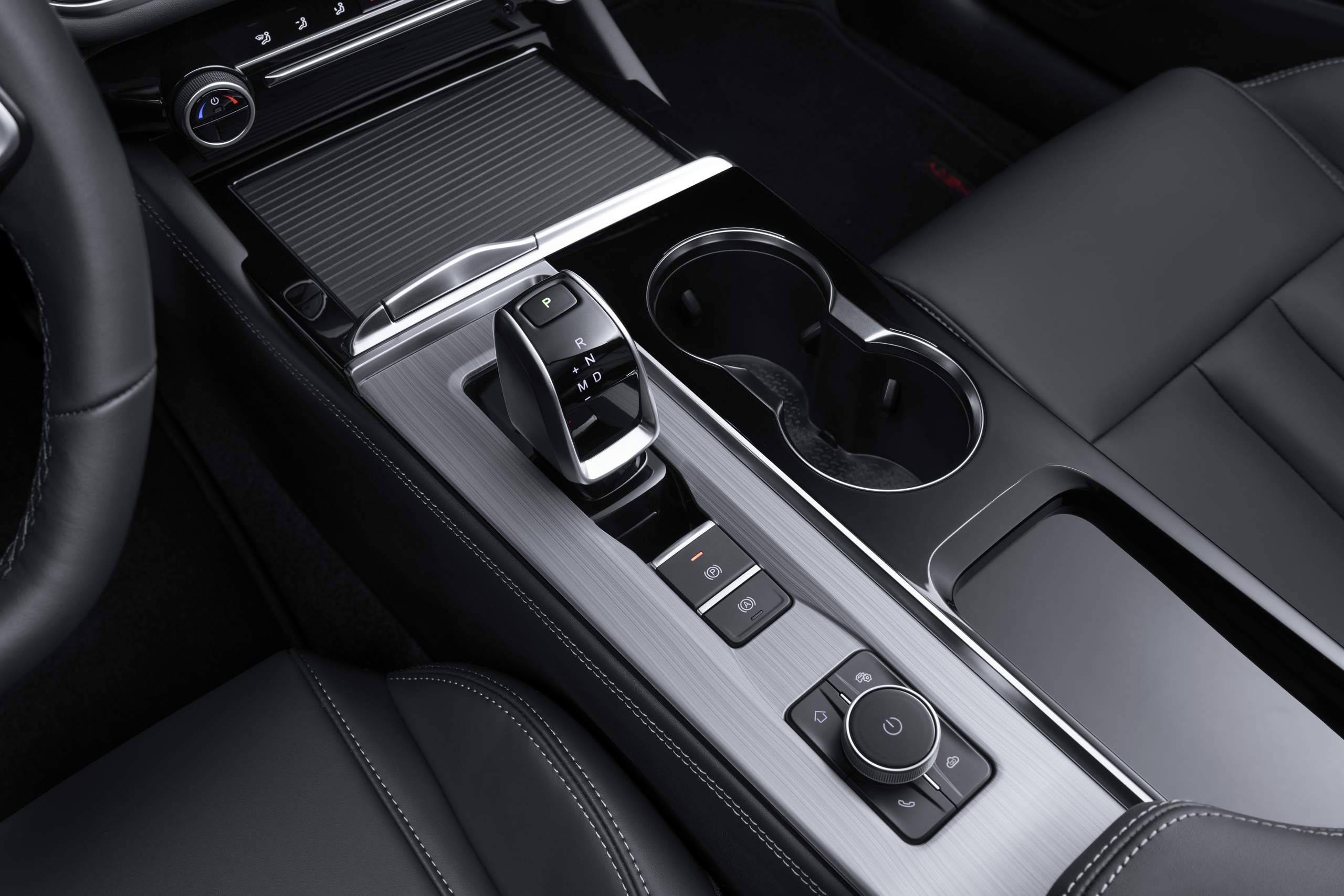  A alavanca de câmbio eletrônica do tipo joystick do sedã médio da Caoa Chery