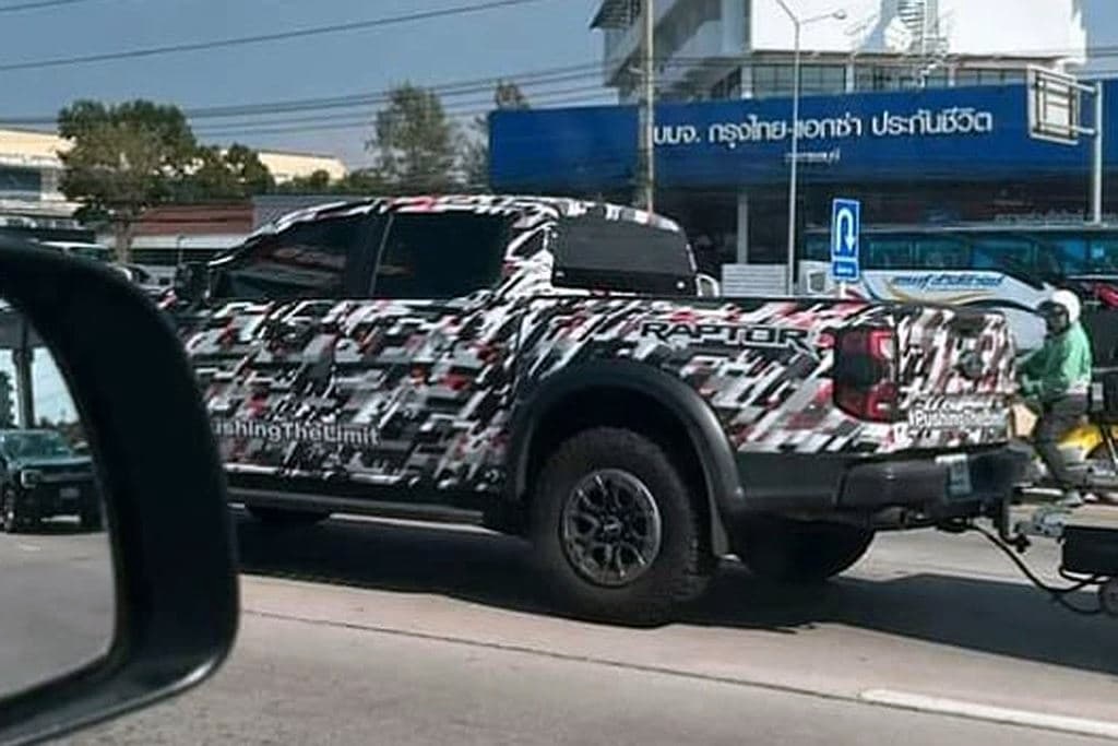 Ford Ranger RAptor com camuflagem