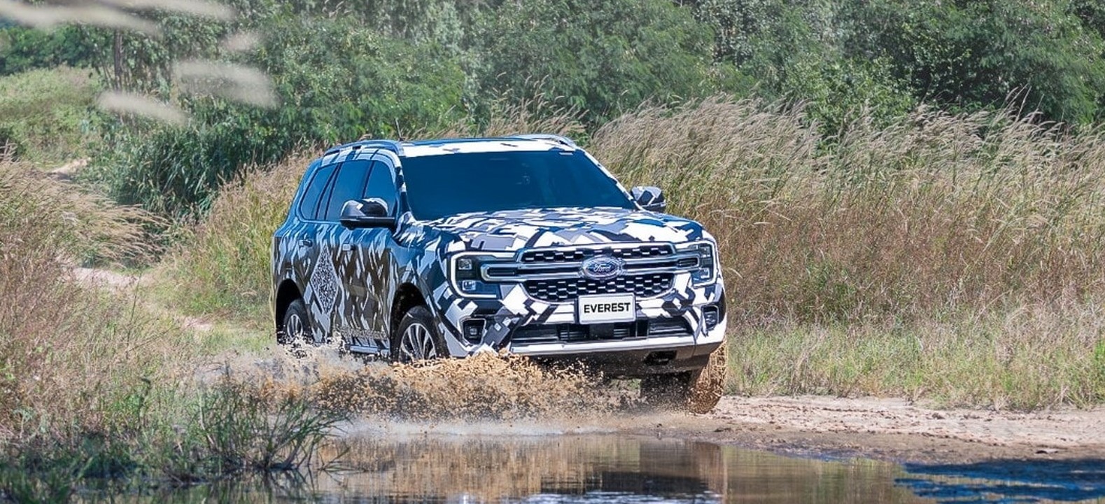  Já foram divulgadas, também, fotos do Ford Everest com camuflagem