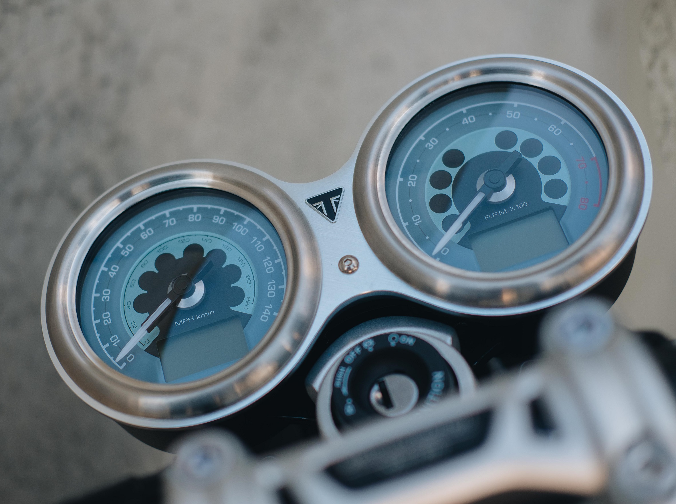 Triumnph Speed Twin Breitling Limited Edition (3) Triumph