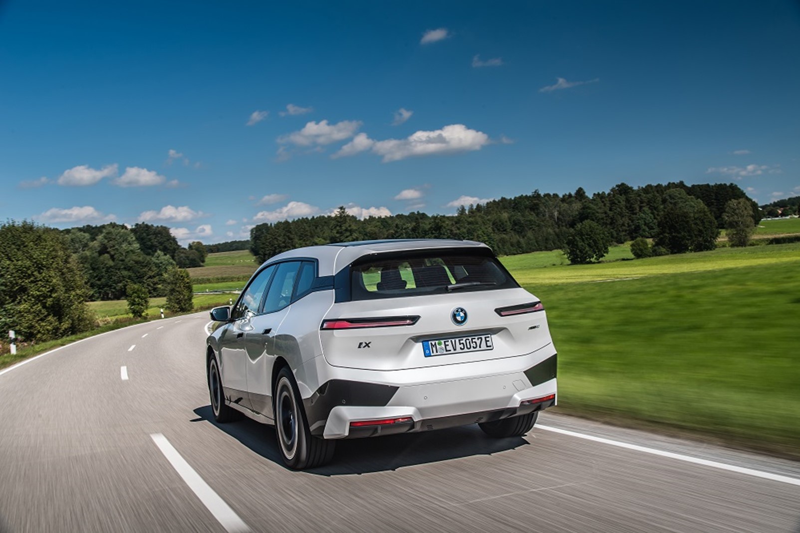 Pegada Esportiva é Um Dos Destaques O Elétrico Bmw Ix