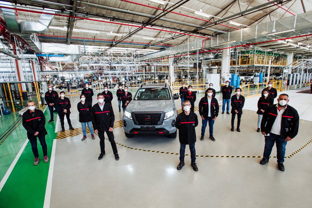 Nuevanissanfrontier2