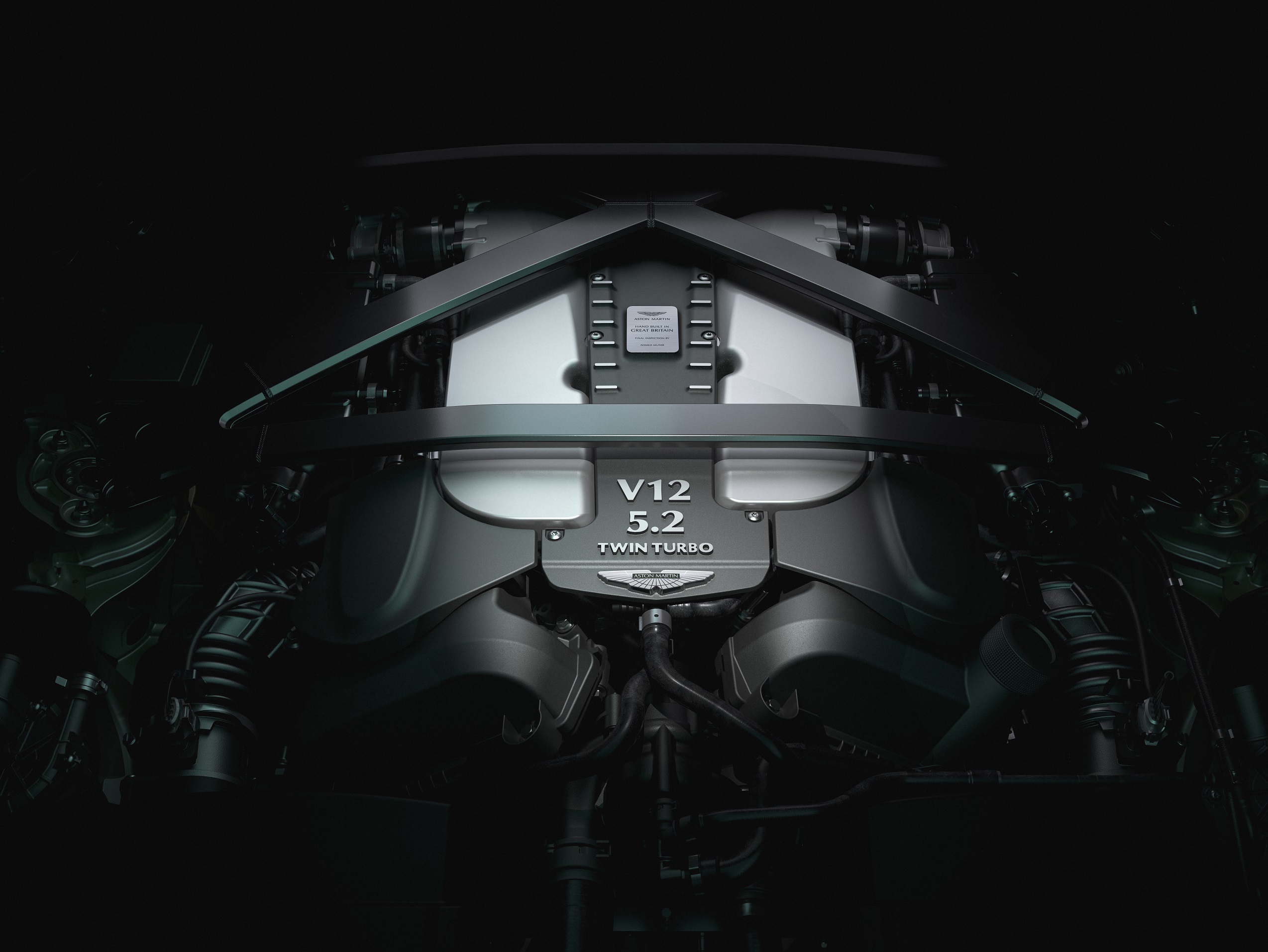 Aston Martin Vantage V12 (7)