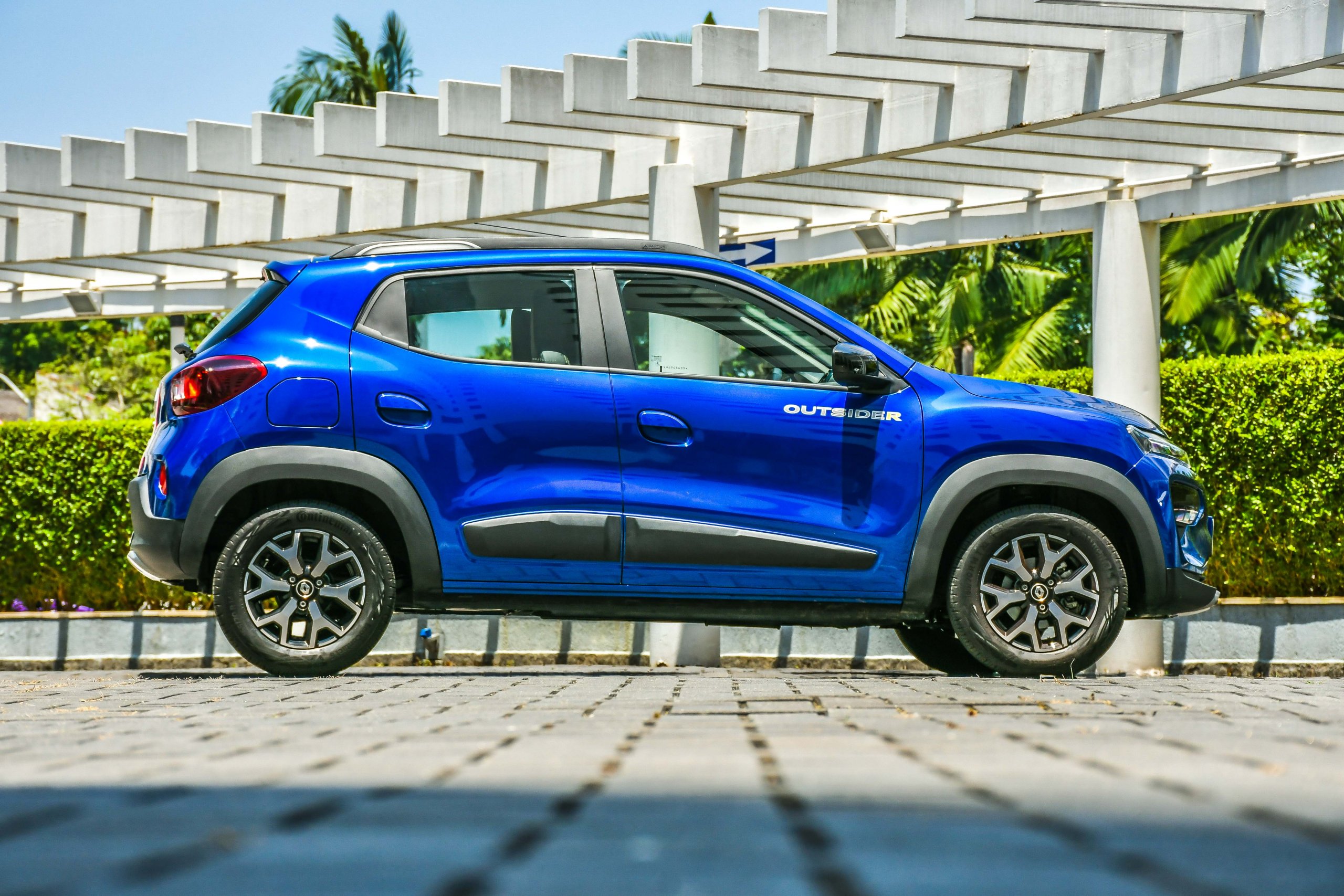  Renault Kwid tem 3,68 de comprimento, enquanto o entre-eixos é de 2,42 m