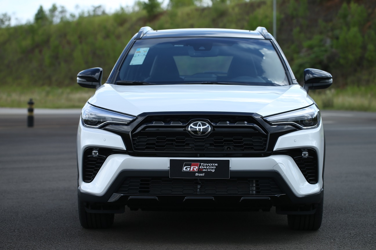 Corolla Cross Gr Sport 8