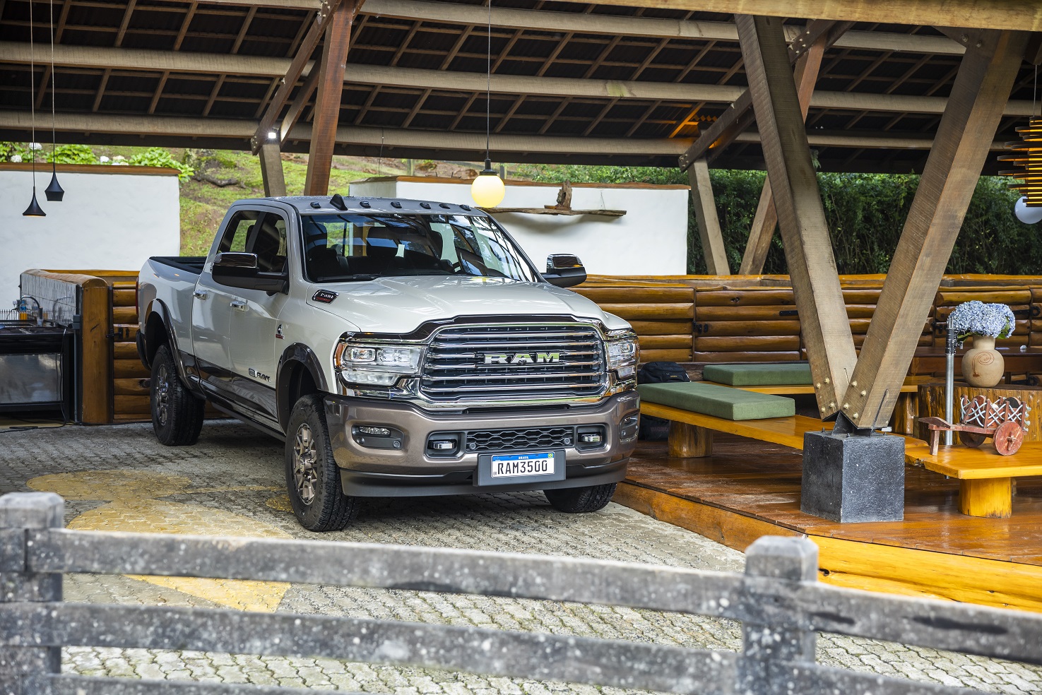 Ram 3500: confira preços, versões e como anda a maior picape do Brasil