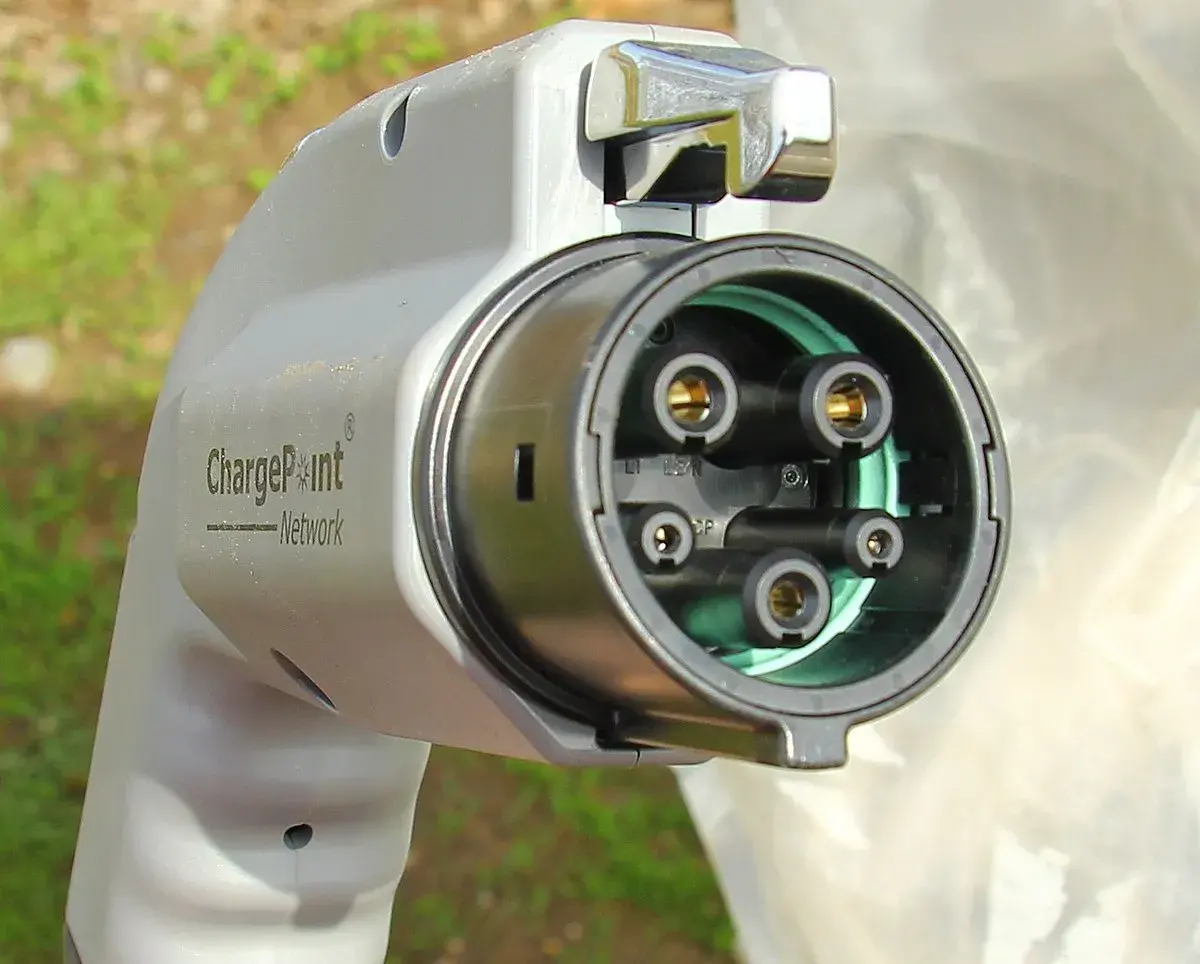 Carregador Tipo 1 é o padrão nos Estados Unidos e o mais antigo dessa lista