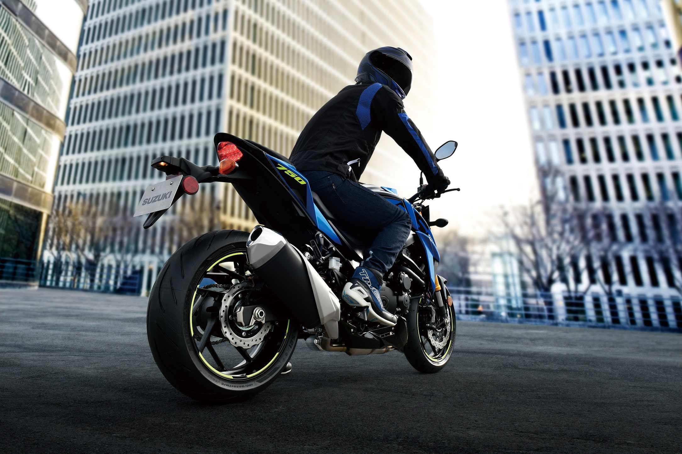 Suzuki Gsx S 750 2023 (4)