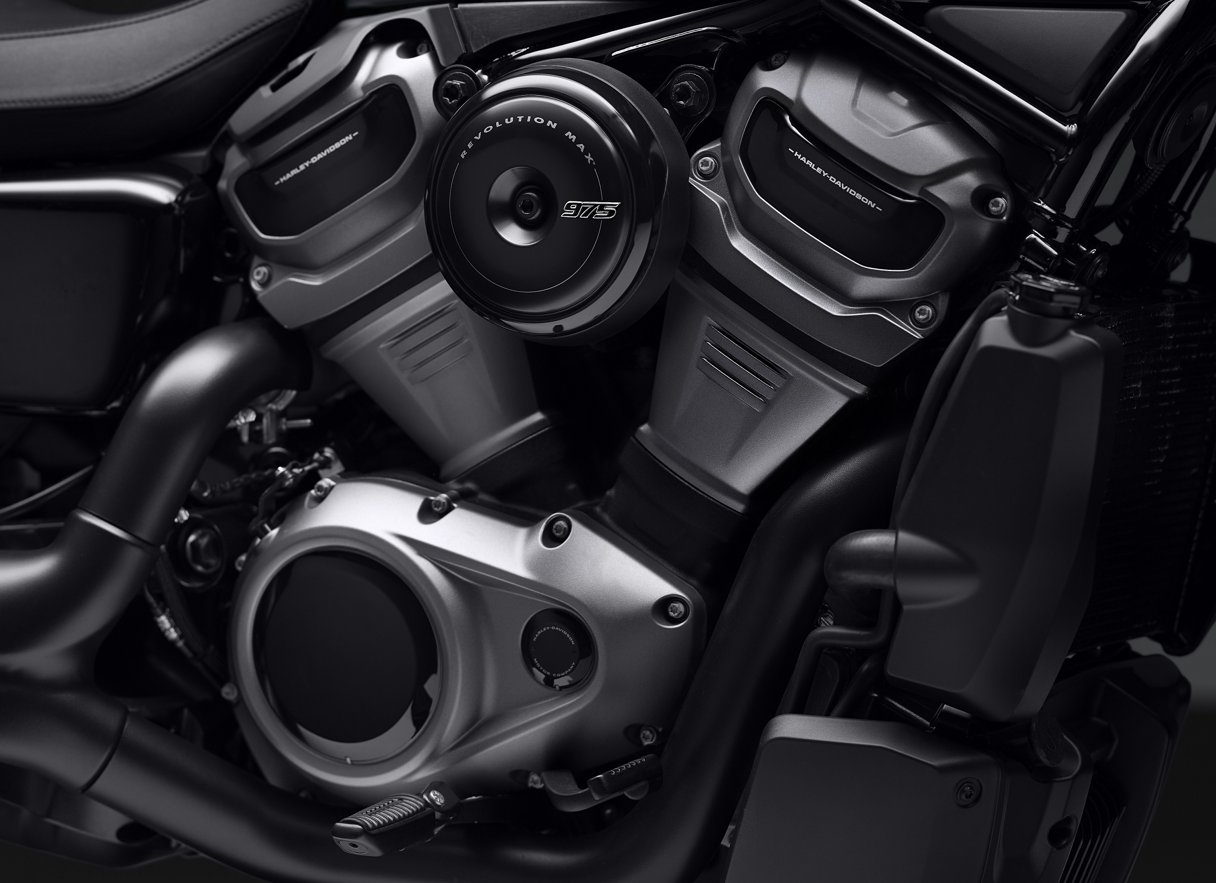 2022 Key Features. Rh975.