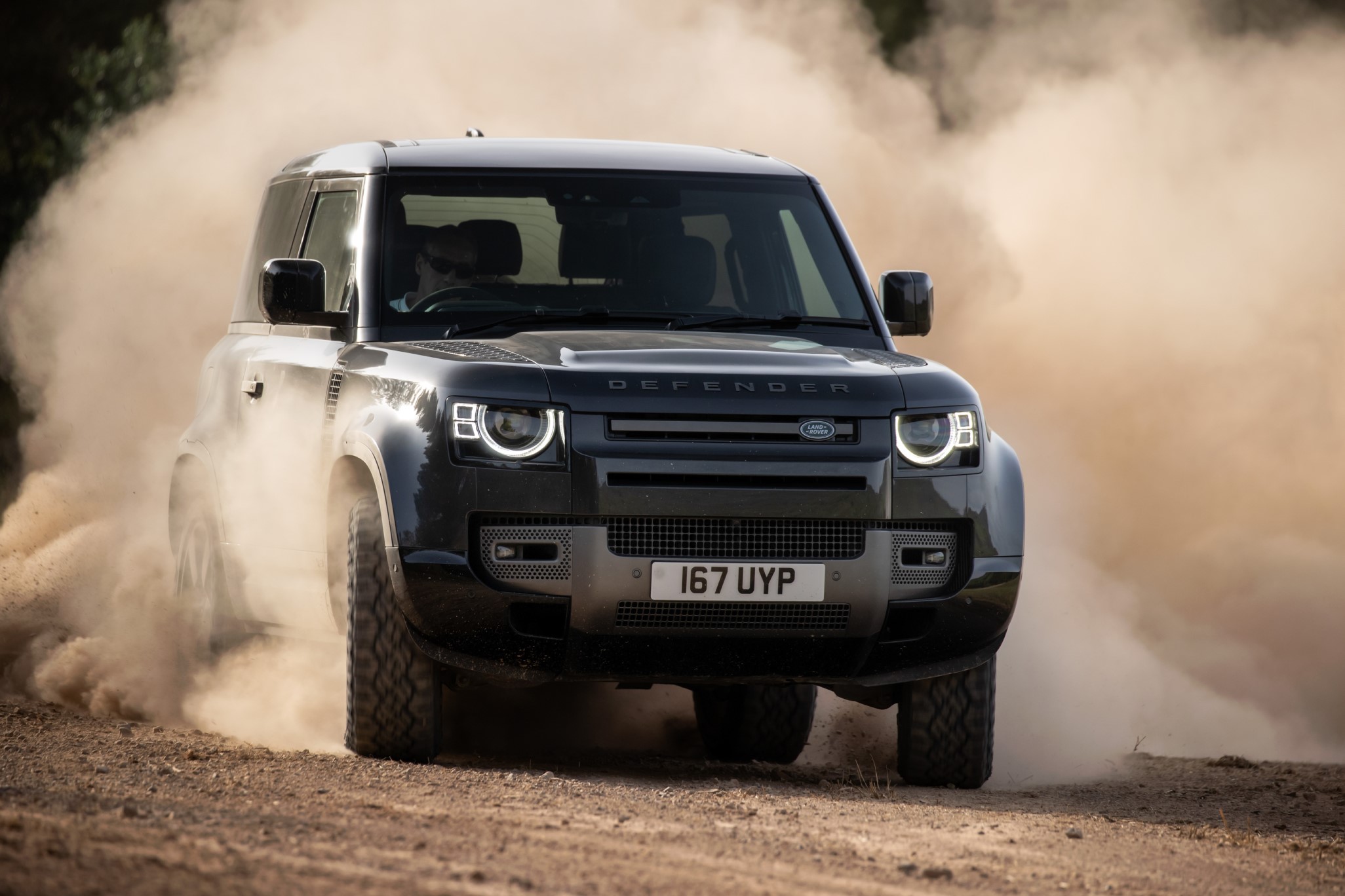 Land Rover Defender 2023 Abre