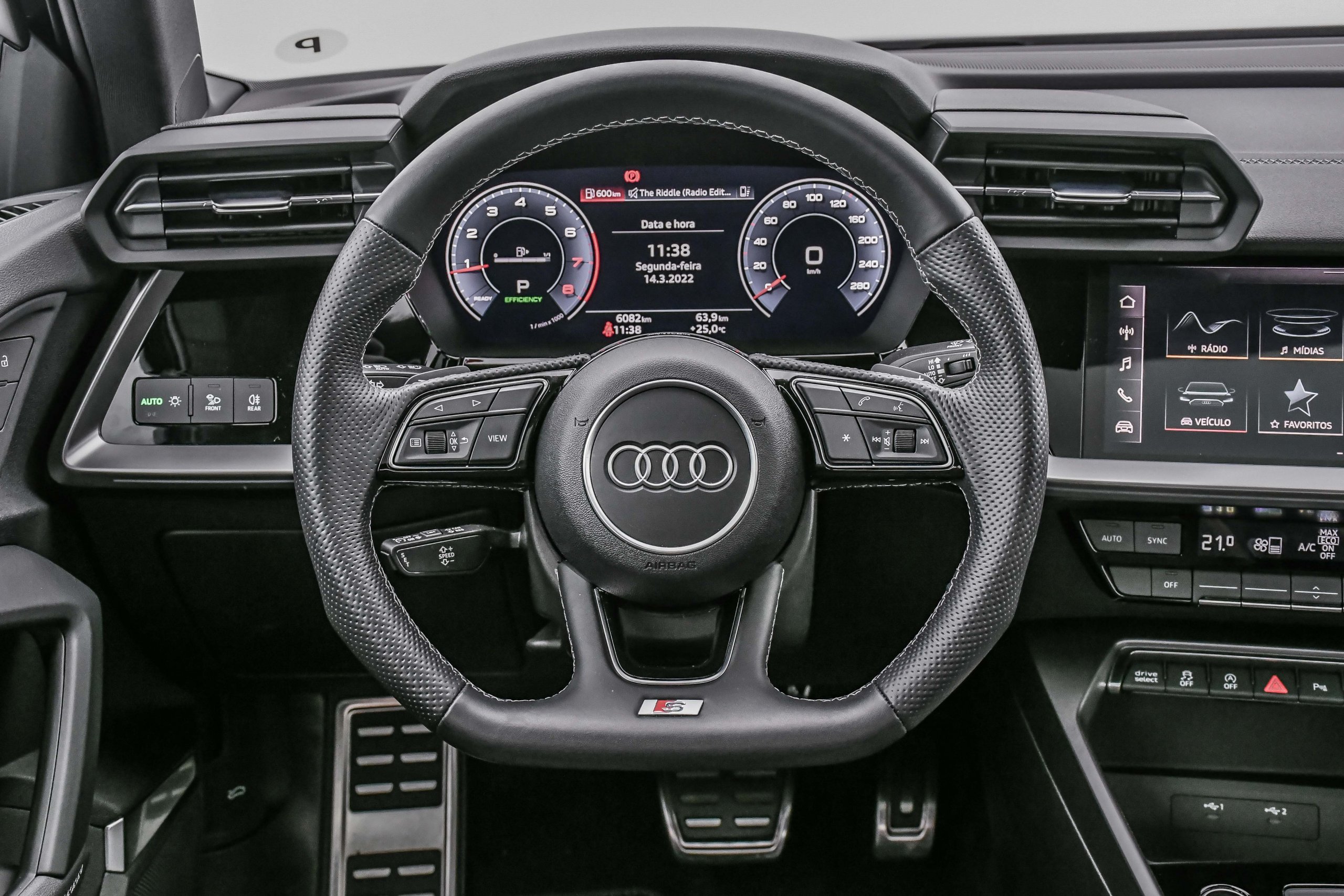 Audi A3 Sedan Performance Black S Tronic 7590