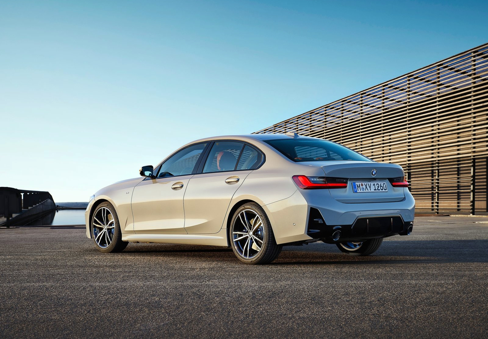 Bmw Série 3 2023 Traseira